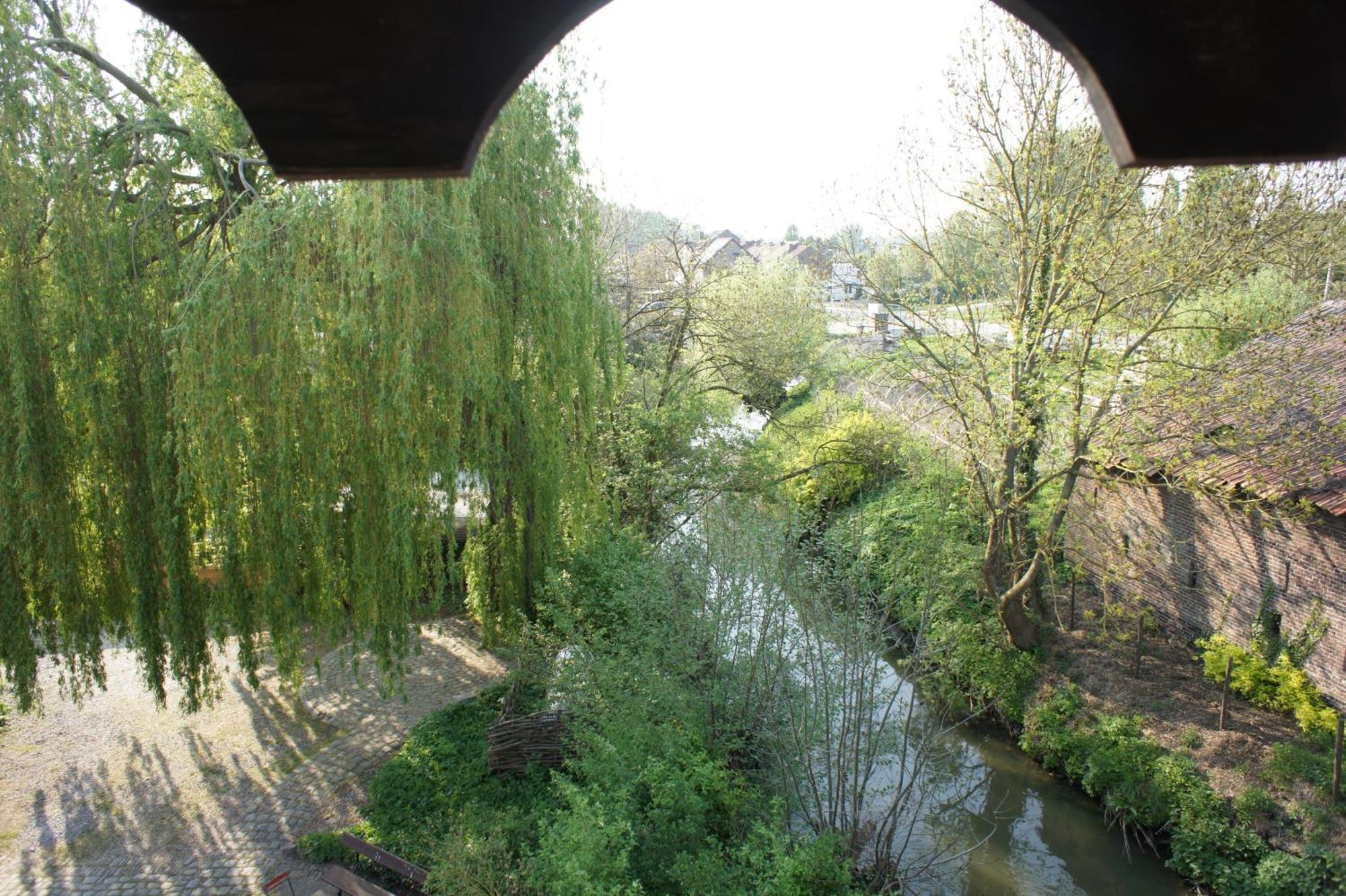 B&B De Dubbelmolen Tongeren Esterno foto